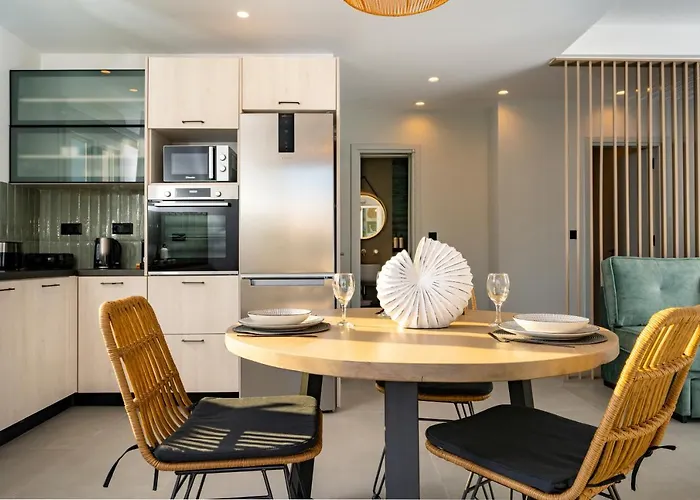 Koumbara Sea View Semesterbostad *